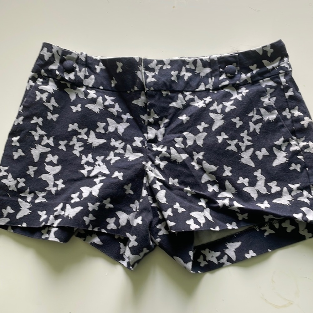 Super cute like new Banana republic shorts with butterfly pattern